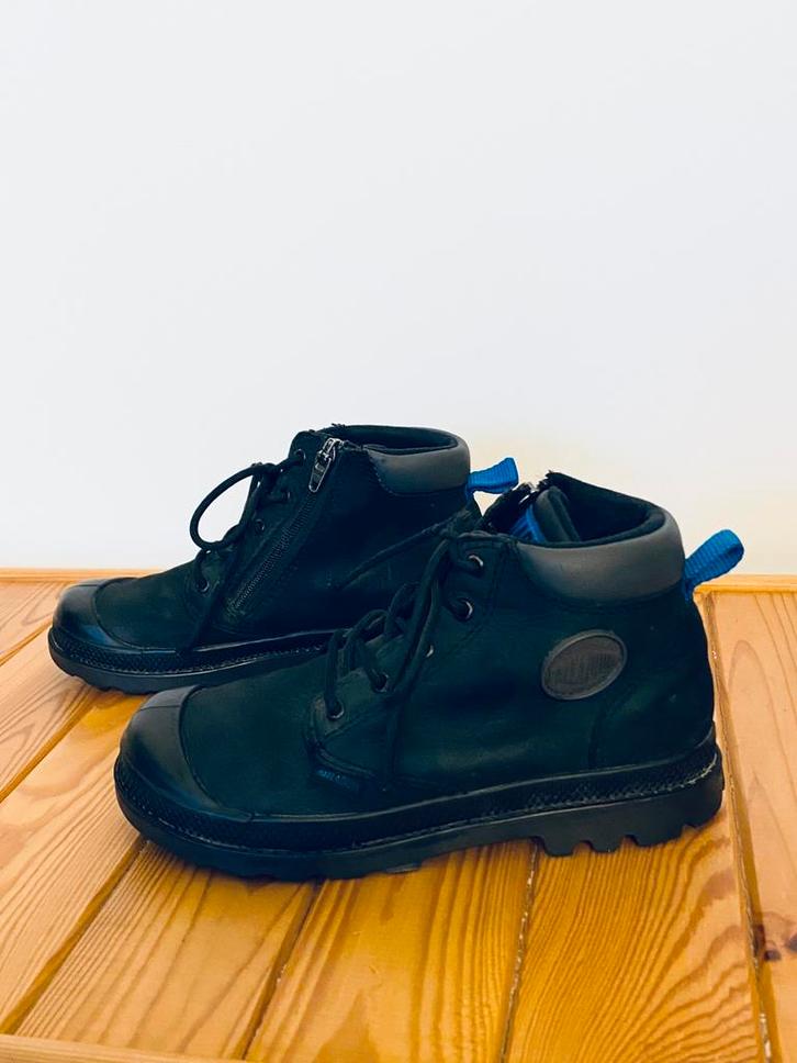Bottines garçon en nubuck noir Palladium - T32, Enfants & Bébés, Vêtements enfant | Chaussures & Chaussettes, Comme neuf, Chaussures