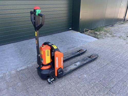 Doosan LPM20N elektrische palletwagen nieuwstaat! (bj 2021), Doe-het-zelf en Bouw, Palletwagens en Pompwagens, Zo goed als nieuw