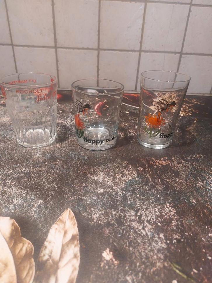 Happy drinks limonade glazen Martens pils, Verzamelen, Glas en Drinkglazen, Zo goed als nieuw, Frisdrankglas, Ophalen of Verzenden