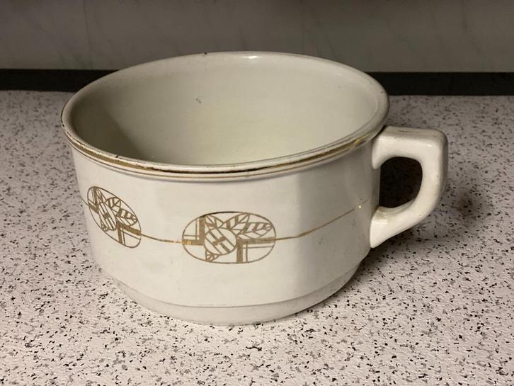 Porseleinen nachtpot/po La Faïncerie St. Ghislain. Emile Lom, Antiek en Kunst, Antiek | Porselein, Ophalen