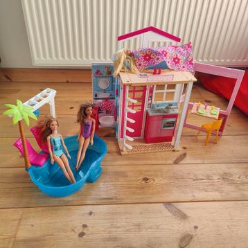 Barbie-huis met zwembad, Kinderen en Baby's, Speelgoed | Poppenhuizen, Ophalen of Verzenden, Zo goed als nieuw