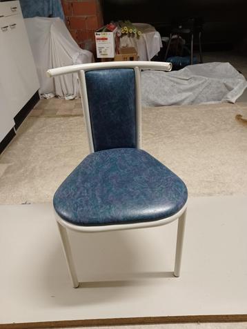 5 Stoelen beschikbaar voor biedingen