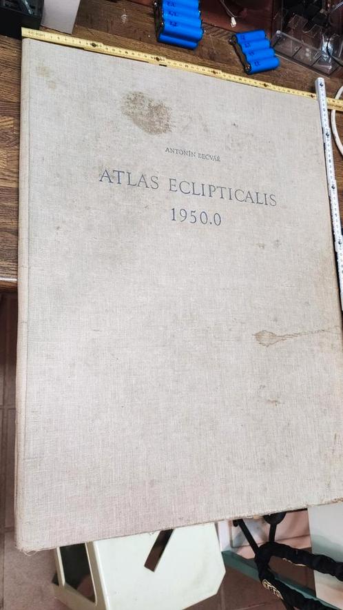 Atlas Eclipticalis 1950.0 Antonin Becvar 50*67cm, Boeken, Wetenschap, Gelezen, Ophalen of Verzenden
