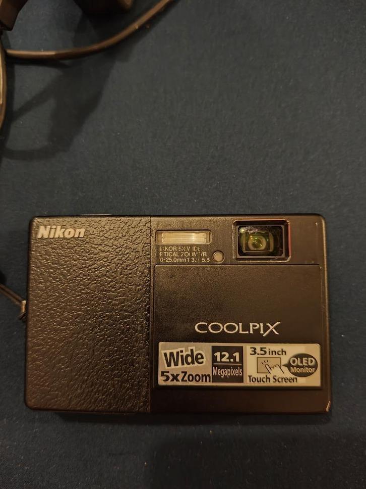 Nikon Coolpix S70 12.1MP Compact Digital Camera Touchscreen, Audio, Tv en Foto, Fotocamera's Analoog, Zo goed als nieuw, Compact