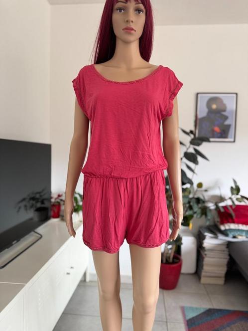 Beautiful berry pink playsuit Edc Esprit (size S), Kleding | Dames, Jumpsuits, Gedragen, Maat 36 (S), Roze, Ophalen of Verzenden