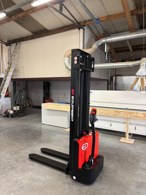 Nieuwe stapelaar EP EST 122 - 3.0 m -> aankoop kleiner model, Zakelijke goederen, Machines en Bouw | Heftrucks en Intern transport
