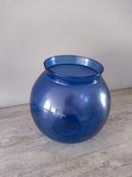 Verschillende schalen en ronde bollen te koop, Ophalen