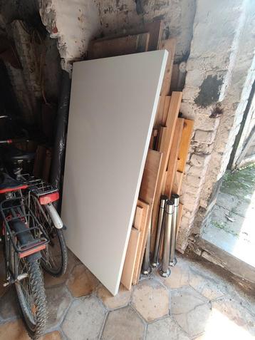 Wit Ikea bureau 150x75 met uitschuifbare poten beschikbaar voor biedingen
