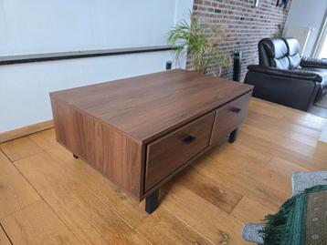Moderne salontafel met ingebouwde opbergruimte — goede staat beschikbaar voor biedingen