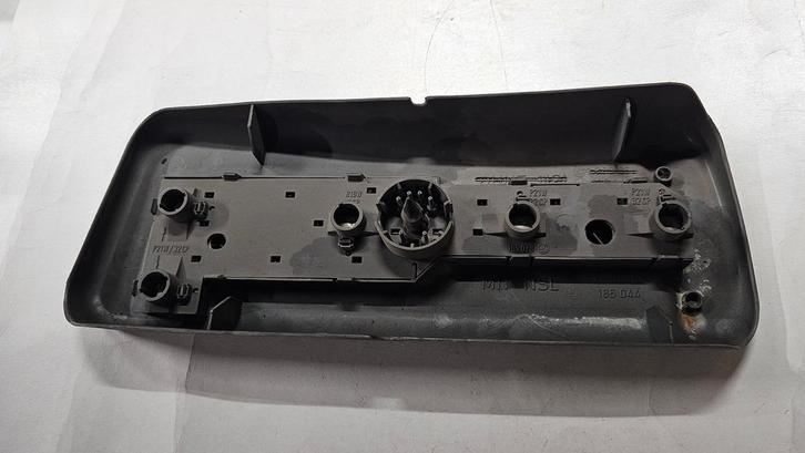 Achterlicht kap fitting rechts BMW 3 serie E30 63211380864 1, Auto-onderdelen, Verlichting, BMW, Gebruikt, Herkomst onderdeel bekend