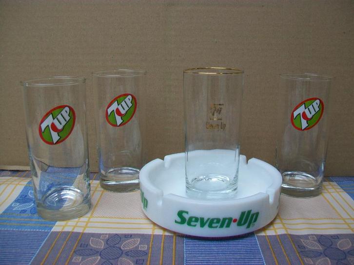 Seven Up - 7UP - 7 UP Asbak Glas Glazen  Cendrier Dr Pepper, Verzamelen, Merken en Reclamevoorwerpen, Gebruikt, Overige typen