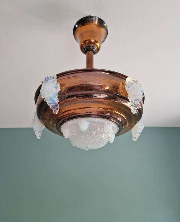 Art Deco kroonluchter in koper en opaalglas, 1920-30, Antiek en Kunst, Antiek | Verlichting, Ophalen of Verzenden
