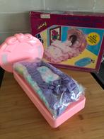 Barbie bed, Enfants & Bébés, Jouets | Poupées, Comme neuf, Enlèvement