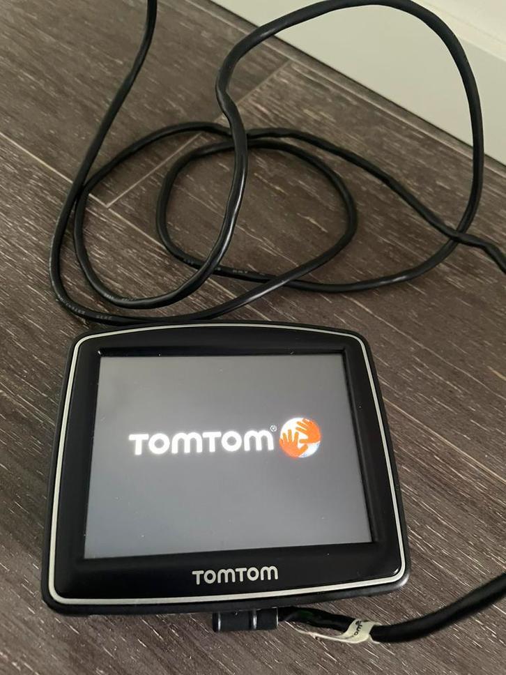 TomTom One GPS met kaarten van Europa en Noord-Amerika, Auto diversen, Autonavigatie, Gebruikt, Ophalen of Verzenden