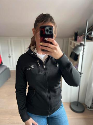 Equiline vest beschikbaar voor biedingen