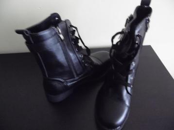 NIEUWE WINTERLAARZEN beschikbaar voor biedingen