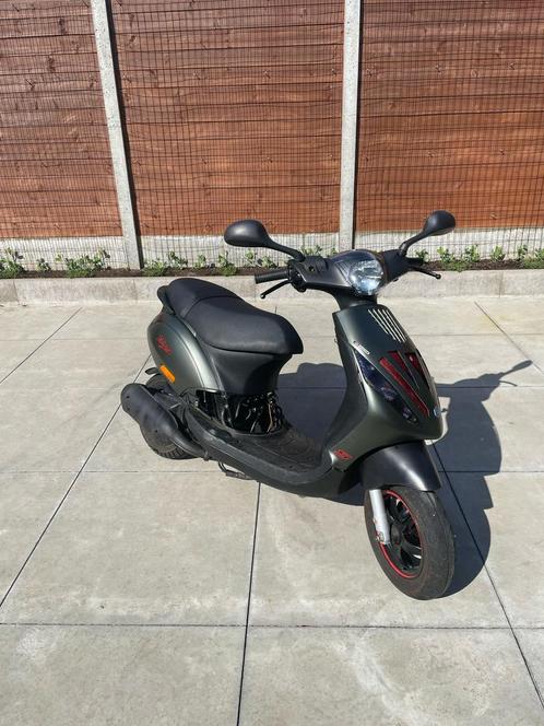 Piaggio zip 2t 172cc LC, Fietsen en Brommers, Scooters | Piaggio, Zo goed als nieuw, Zip, Ophalen