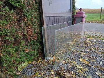 Gratis 2 stuks gelaagd glas 33.2 (6mm) 620x2250mm en 620x170, Doe-het-zelf en Bouw, Glas en Ramen, Ophalen, Gebruikt, Minder dan 80 cm