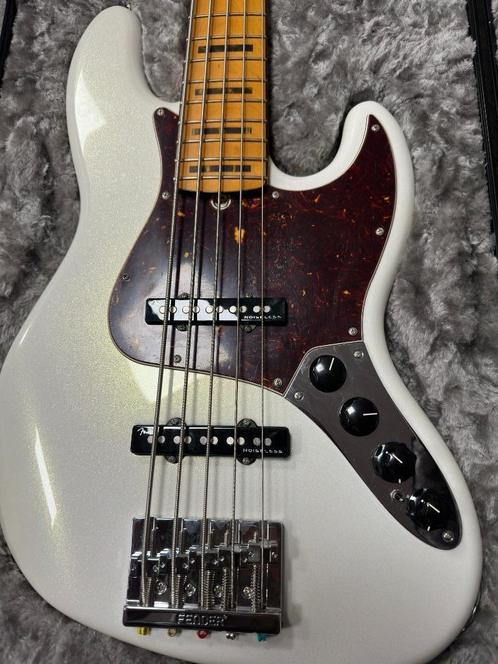 Fender American Ultra Jazz Bass V Arctic Pearl MN, Muziek en Instrumenten, Snaarinstrumenten | Gitaren | Bas, Zo goed als nieuw