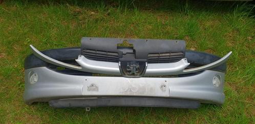 PEUGEOT 206 VOORBUMPER+,MISTLAMPEN +,GRIL BK 98 TOT 2007, Auto-onderdelen, Carrosserie, Bumper, Voor, Gebruikt, Ophalen of Verzenden
