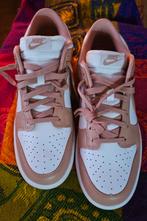 Nike dunk low oudroze maat 44,5, Tickets en Kaartjes