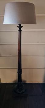 Lampadaire en bois massif avec capot fabriqué en Italie, Maison & Meubles, Enlèvement, Neuf, Tissus, 150 à 200 cm