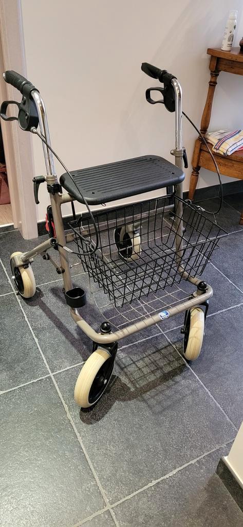 Zeer goede en weinig gebruikte roulator, Diversen, Rollators, Zo goed als nieuw, Ophalen