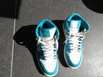 Air Jordan 1 mid sneakers Aquatone/wit maat 41 nike, Baskets, Jordan, Bleu, Porté