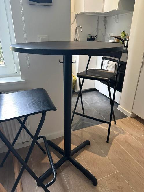 Table de bar ronde IKEA noire "STENSELE", Huis en Inrichting, Tafels | Statafels, Zo goed als nieuw, Ophalen