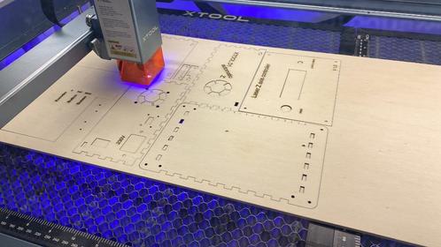 XTool D1 Pro 10 + 40W Special enclosure, Hobby en Vrije tijd, Elektronica-componenten, Zo goed als nieuw, Ophalen