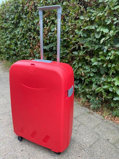 Gloednieuwe harde rode valies - licht en stevig, Handtassen en Accessoires, Koffers, Zo goed als nieuw, Hard kunststof, 60 tot 70 cm