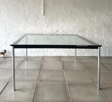 Corbusier tafel LC collectie 140 vierkant