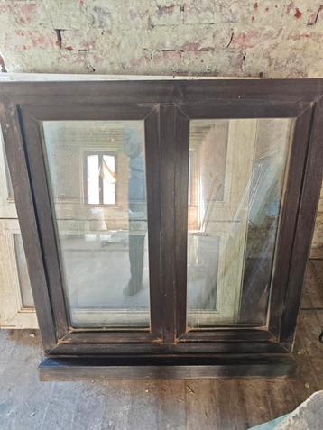 2 PVC ramen dubbel glas beschikbaar voor biedingen