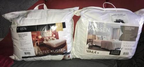 Luxury Hotel Van Der Valk Hoofdkussen set, Huis en Inrichting, Slaapkamer | Beddengoed, Nieuw, Kussen, Tweepersoons, Wit, Ophalen