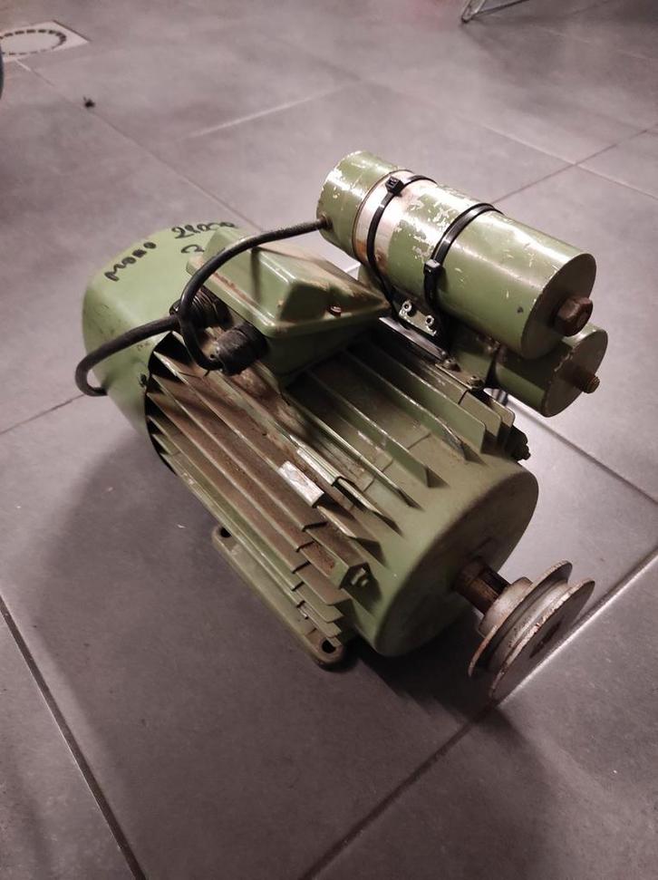 Motor 3pk 2,2 kw 230v 2850t/m voor bv zaagmachine, Doe-het-zelf en Bouw, Gereedschap | Machine-onderdelen en Toebehoren, Ophalen