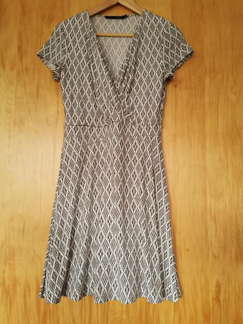 Jurk Lola & Liza - maat 40, Kleding | Dames, Jurken, Gedragen, Maat 38/40 (M), Beige, Boven de knie, Ophalen of Verzenden