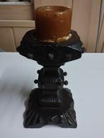 Een antieke kandelaar in hout voor 1 dikke kaars in te steke, Enlèvement