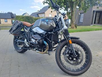 Super mooie bmw r nine t 2023 en 9900 km,garantie tot 03/28 beschikbaar voor biedingen
