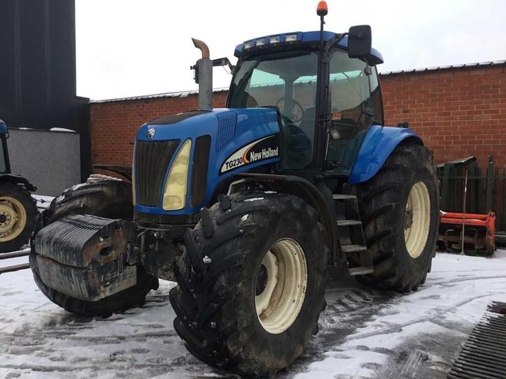 Tracteur agricole New Holland TG 230, Articles professionnels, Agriculture | Tracteurs, New Holland, Utilisé