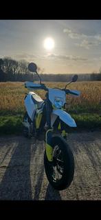 Husqvarna 701 A2, Motoren, 700 cc, Particulier, Minimaal motorrijbewijs A2, LED Verlichting