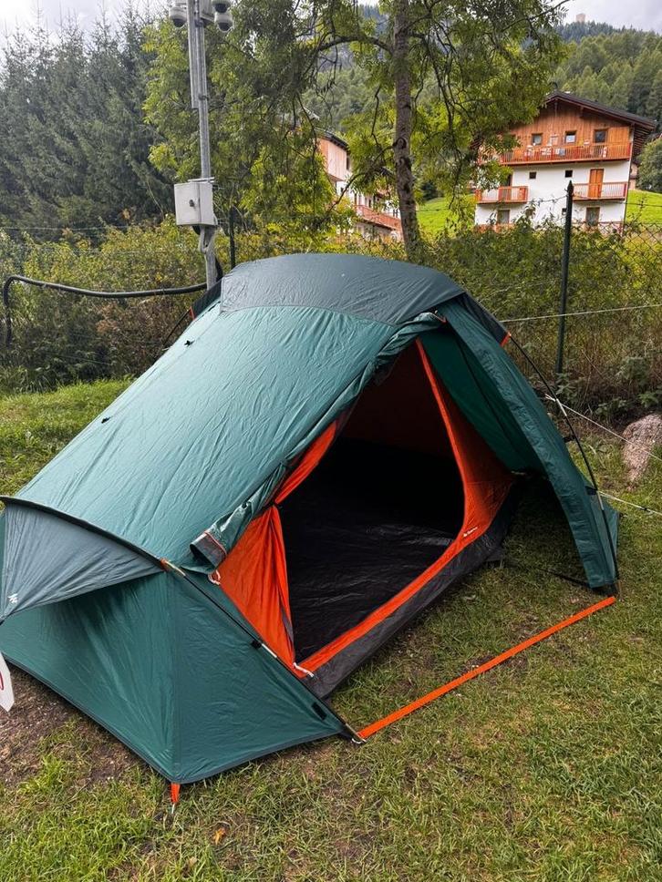 Tent + matras + beddenset + pomp, Caravans en Kamperen, Tenten, Zo goed als nieuw, Ophalen