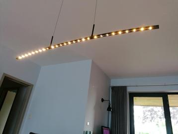 Luminaire élégant/moderne avec 27 LED (table à manger ?)