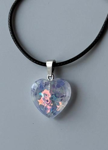 Mooie nieuwe hartjes halskettingen. beschikbaar voor biedingen