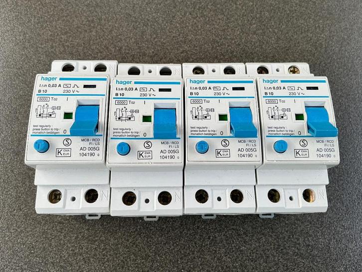 Hager aardlekautomaat b10 0,03 amp ad005g, Doe-het-zelf en Bouw, Elektriciteit en Kabels, Zo goed als nieuw, Ophalen of Verzenden