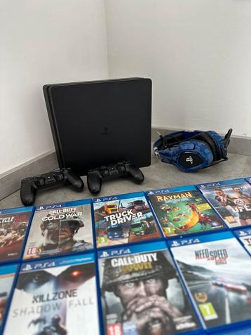 Playstation 4, 1000GB avec 2 manettes + casque 28 Jeux!! 