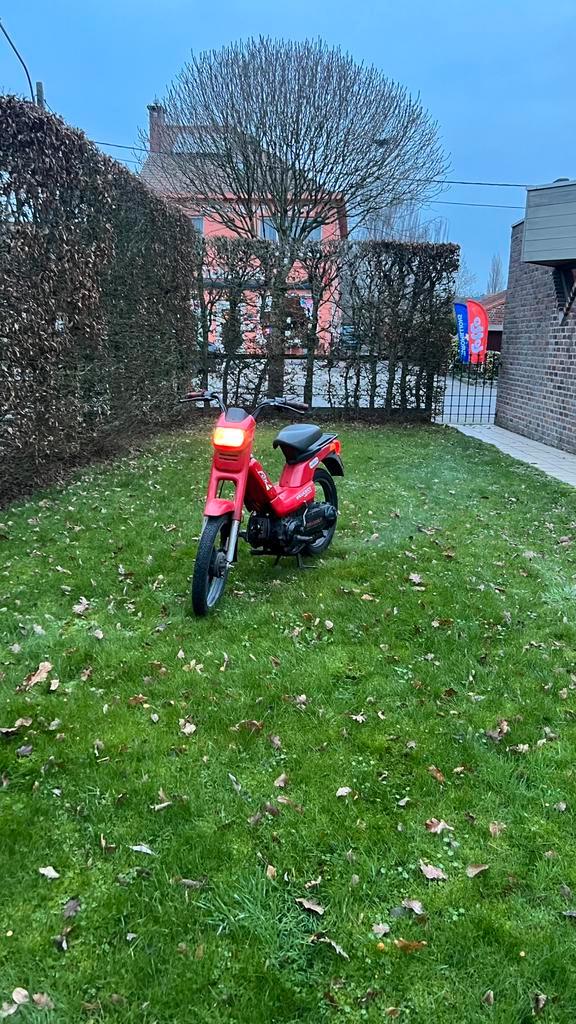 Peugeot fox b klase alle papieren, Fietsen en Brommers, Brommers | Peugeot, Zo goed als nieuw, Fox, Klasse B (45 km/u), Ophalen