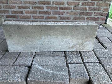 betonnen boordstenen/borduren met tand en gleuf beschikbaar voor biedingen