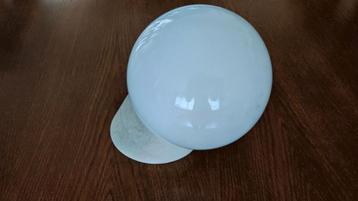 Plafondlamp, wandlamp, schroefbol melkglas doorsnede 15 cm. beschikbaar voor biedingen