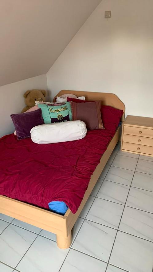 Bed + nachtkastje + bureau + kleerkast, Maison & Meubles, Chambre à coucher | Chambres à coucher complètes, Utilisé, Queen size