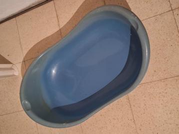 Mand voor kleine dieren beschikbaar voor biedingen